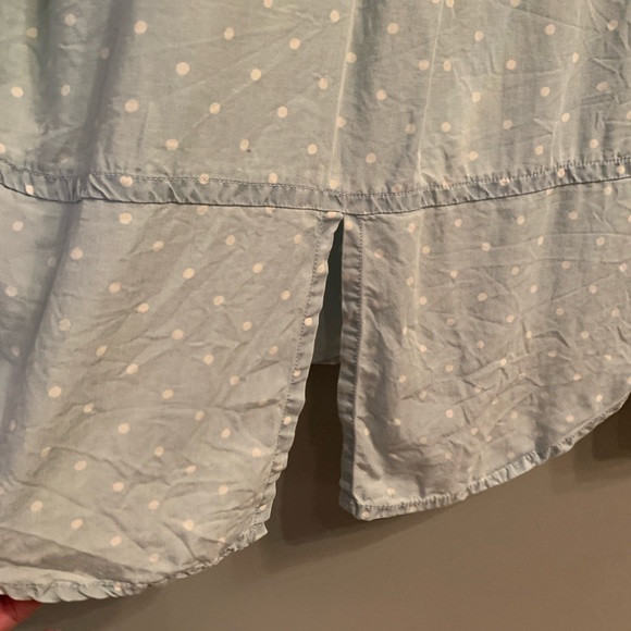 Chambray button down shirt with polka dots in great condition - Picture 9 of 10